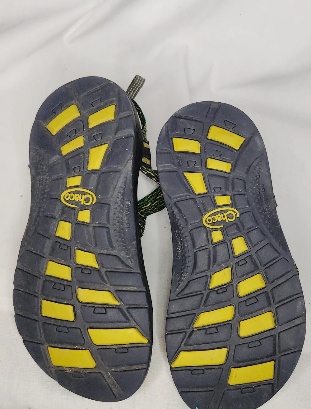 Chaco Kids Sandals Black Green Yellow Blue Striped Straps Hiking Water Beach 3